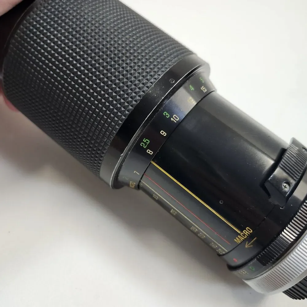 Vivitar 70-210mm f3.5 VMC Series 1 Macro Focusing Auto Zoom Lens Canon FD VTG
